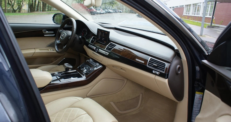 Audi A8 cena 109000 przebieg: 248000, rok produkcji 2015 z Białystok małe 529